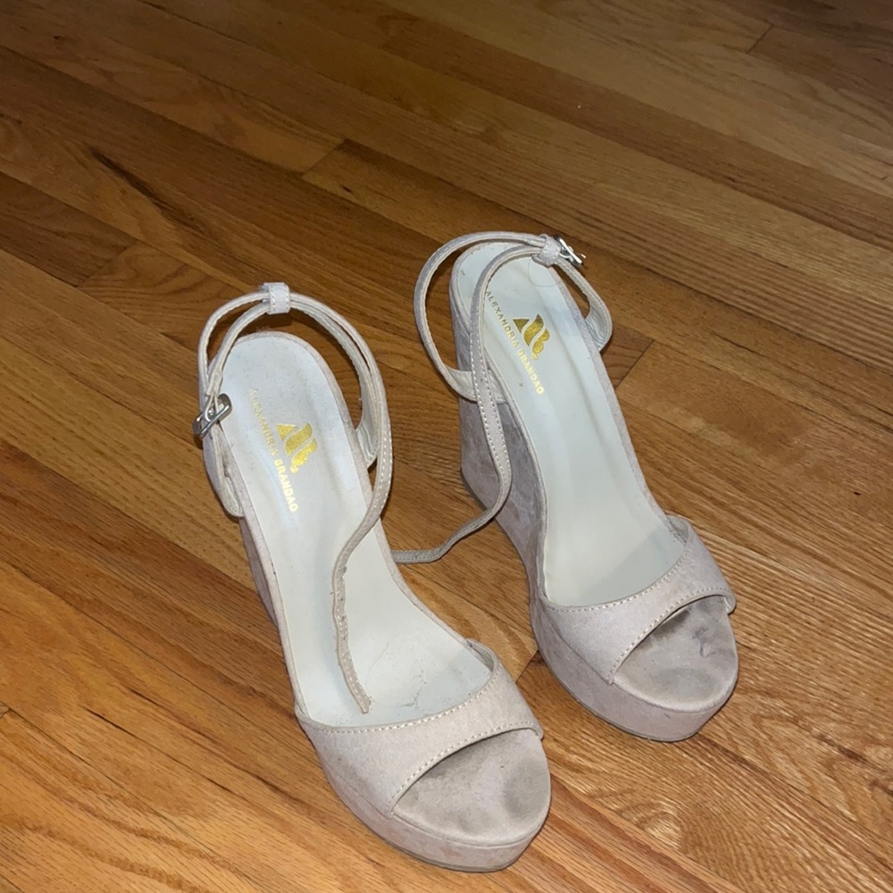 Womens trendy tan wedges